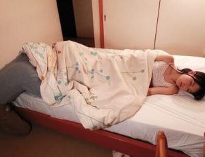 Cháu gái đến tuổi dậy thì chú thấy hàng ngon liền rủ chịch