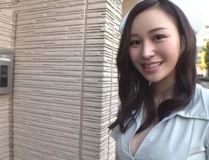 Nữ y tá ngực khủng chữa bệnh sinh lý tại nhà